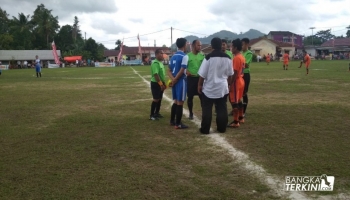 Berita Bangka -- Bangka Terkini -- Turnamen Sepakbola Veteran Gubernur,