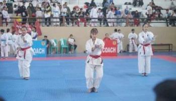 BANGKA TENGAH , BANGKATERKINI– Federasi Olahraga Karate-Do Indonesia (Forki) Bangka Tengah (Bateng) menggelar kejuaraan Sirkuit,
