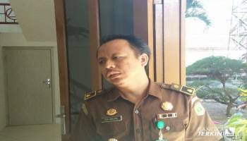 Pemeriksaan terhadap ketiga orang ini masih sebagai saksi. Ketiganya dimintai,