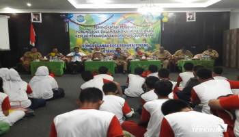 Artinya Forum anak harus dapat memainkan fungsinya yang strategis dalam,