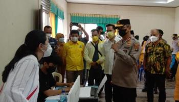 BANGKA BELITUNG TERKINI - Kapolda Bangka Belitung Tinjau Vaksin Massal,
