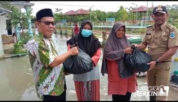 BANGKA BELITUNG TERKINI - Kelurahan Opas Indah Pangkalpinang Bagikan Sembako,