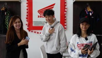 Keren!!! Willie Salim Beli Motor Honda Beat Untuk Followers di,