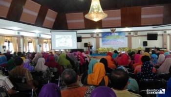 Kepala Dinas Pendidikan Provinsi Kepulauan Bangka Belitung M.Soleh saat membuka,