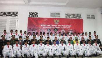 PANGKALPINANG - Maulan Aklil Kukuhkan 36 Anggota Paskibraka Pangkalpinang