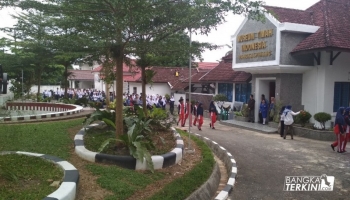 Supaya mereka tahu tentang sejarah, terutama mengenal dan mengenang para,