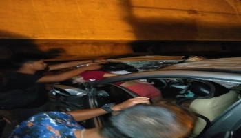 Dari informasi yang dikumpulkan, kecelakaan tersebut terjadi dikarenakan sopir dari,