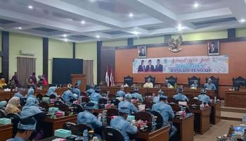 BANGKA TENGAH, BANGKATERKINI  - Dewan Perwakilan Rakyat Daerah Bangka Tengah (DPRD Bateng) menggelar Rapat Paripurna,