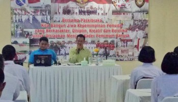Sungailiat - Paskibraka Kabupaten Bangka, Sabtu (12/8/2017) mendapat pembekalan pembentukan karakter, jiwa patriot serta semangat menjaga,