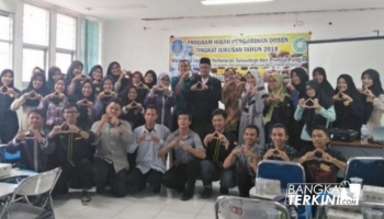 Ihsan perwakilan dari Lembaga Pengkajian Pangan, Obat-Obatan dan Komestika MUI,