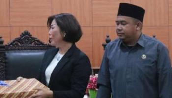 BANGKA TENGAH, BANGKATERKINI – Dewan Perwakilan Rakyat Daerah (DPRD) Kabupaten Bangka Tengah (Bateng) menggelar Rapat,