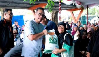 Pemkot Pangkalpinang Bersamai Pembagian Beras Cadangan Pangan Pemerintah Pusat Tahap,
