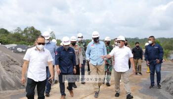 BATURUSA, bangkaterkini.com - Pemerintah Provinsi (Pemprov) Bangka Belitung (Babel) terus mendorong percepatan pengolahan mineral ikutan,