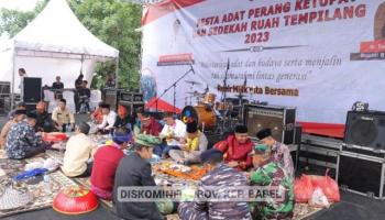 Pesta Adat Perang Ketupat sebagai Ajang Silaturahmi