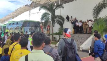 Pj Gubernur Babel Bersama Bupati Bateng Lepas Peserta Mudik Gratis,