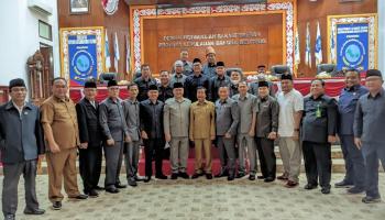 Dion - Rapat Paripurna DPRD Pengumuman Usulan Pemberhentian Gubernur Dan,