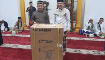 BANGKA TENGAH, BANGKATERKINI - Algafry Rahman selaku Bupati Bangka Tengah bersama Asisten, Staf Ahli dan,