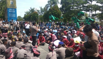 Berita Bangka Belitung - Bangka Terkini - Selain DPRD, Ribuan,