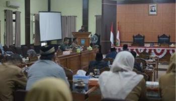 BANGKA TENGAH, BANGKATERKINI – Dewan Perwakilan Rakyat Daerah (DPRD) Kabupaten Bangka Tengah (Bateng) menggelar Rapat,