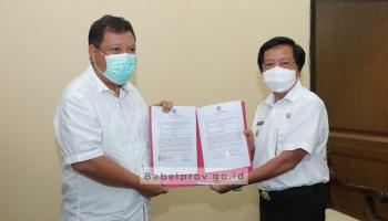 PANGKALPINANG, bangkaterkini.com - Wakil Gubernur Kepulauan Bangka Belitung (Babel), Abdul Fatah turut menyaksikan serah terima,