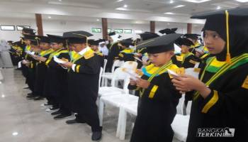 Dalam wisuda kali ini, jumlah peserta menurun di bandingkan tahun,