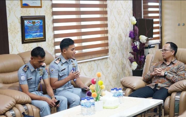 Taruna Sekolah Tinggi Perikanan Sampaikan Hasil Penelitian ke Bupati Bangka Tengah