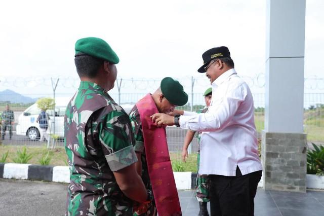 Tiba di Pulau Bangka, Pangkostrad di Sambut Pj Gubernur Safrizal ZA serta Forkopimda