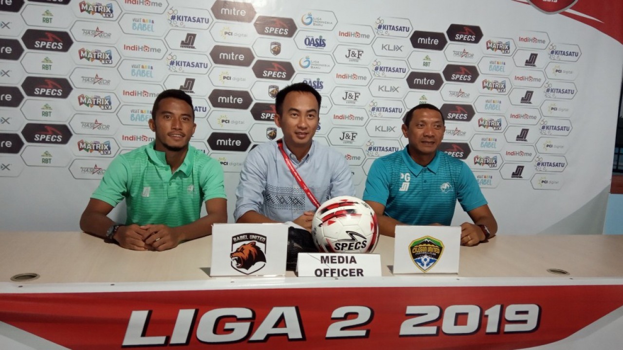 Pelatih Babel United I Putu Gede saat konferensi pers usai laga melawan Cilegon United, di Stadion Depati Amir Pangkalpinang, (23/08/2019).