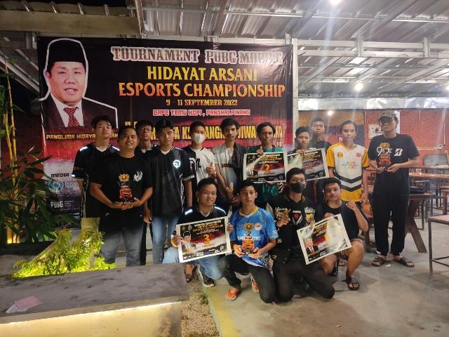 Tim Ruseep Sabet Juara 1 Turnamen Hidayat Arsani eSport Championship