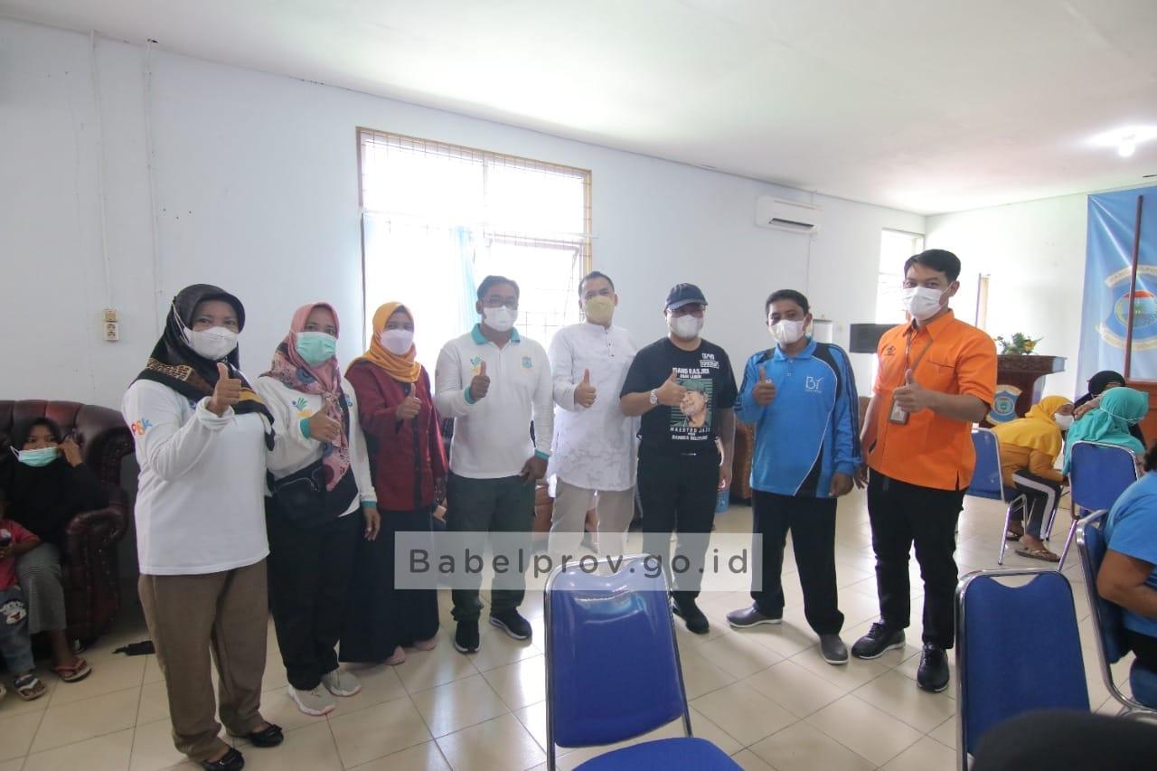 Tinjau Pembagian Bansos, Gubernur Tekankan Ini Kepada Penerimanya