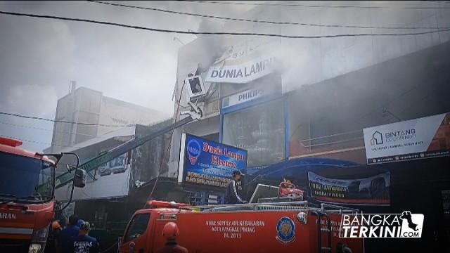 Toko Dunia Lampu Pangkalpinang, Kembali Dilahap Api.